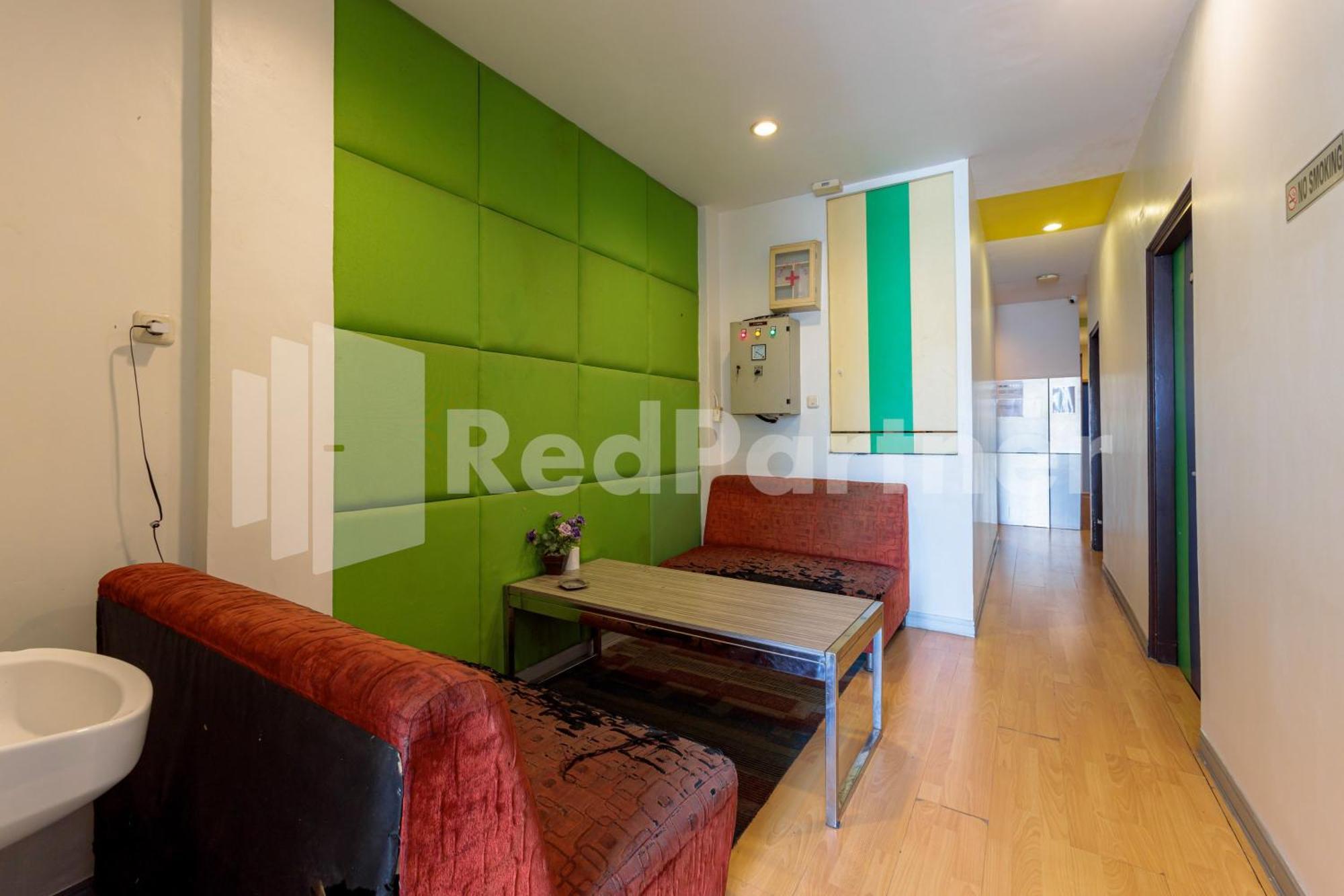 Ichiza Room Redpartner Jakarta Exteriör bild