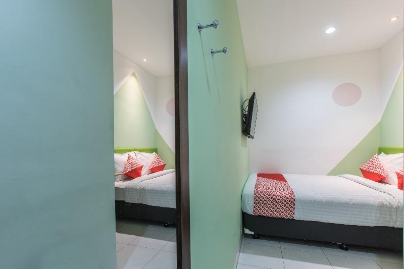 Ichiza Room Redpartner Jakarta Exteriör bild